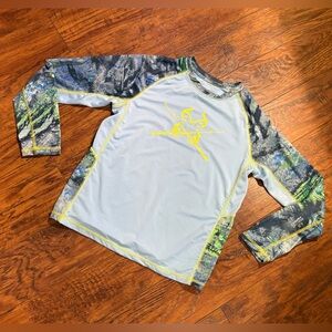 Realtree boys size L  sun shirt